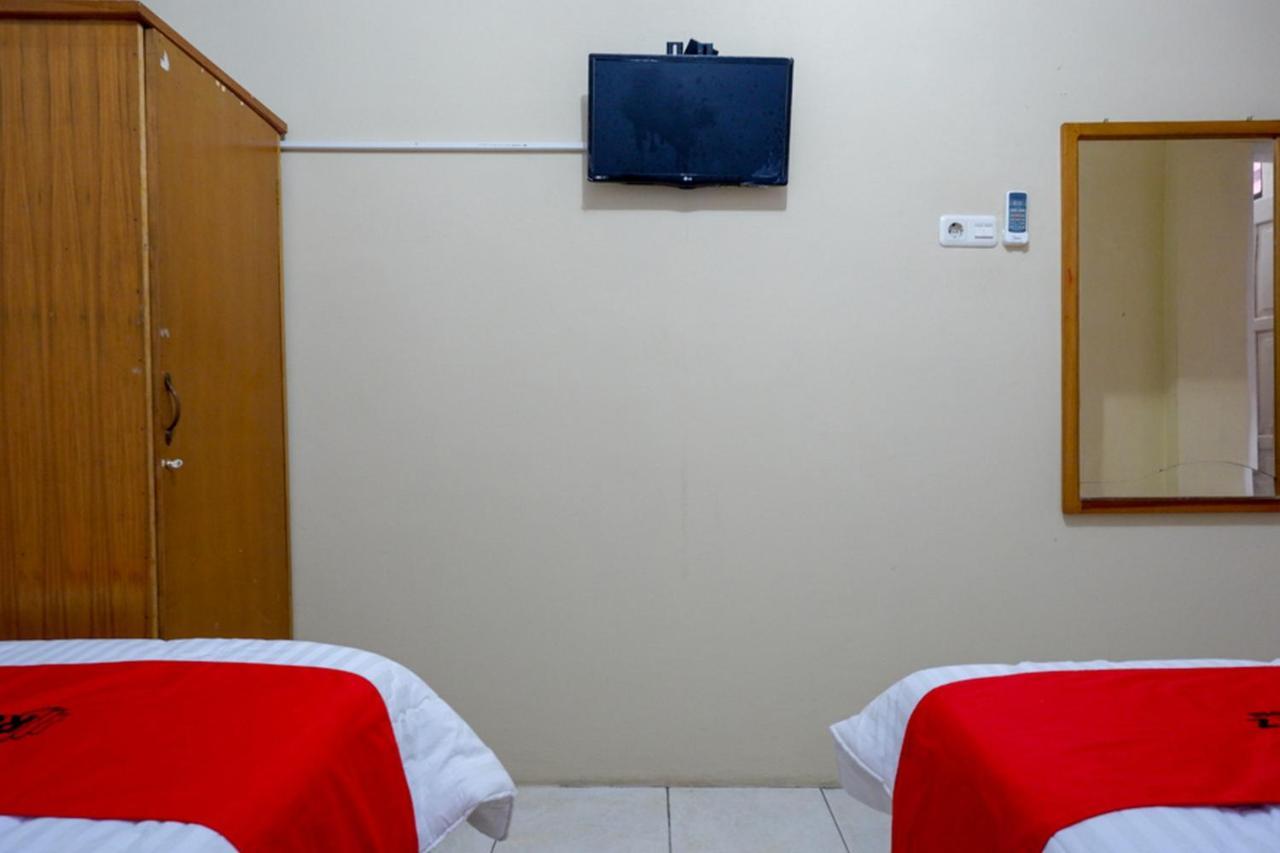 Reddoorz @ Hotel Aulia Majene Екстериор снимка