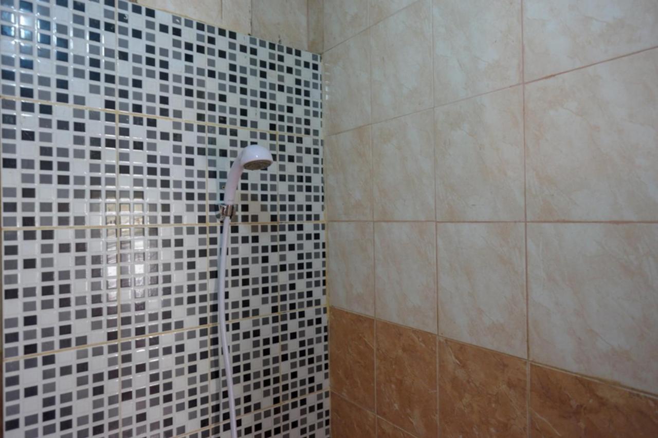 Reddoorz @ Hotel Aulia Majene Екстериор снимка