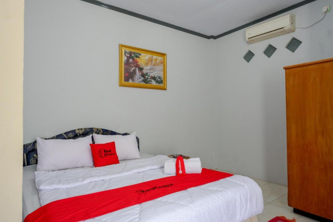 Reddoorz @ Hotel Aulia Majene Екстериор снимка