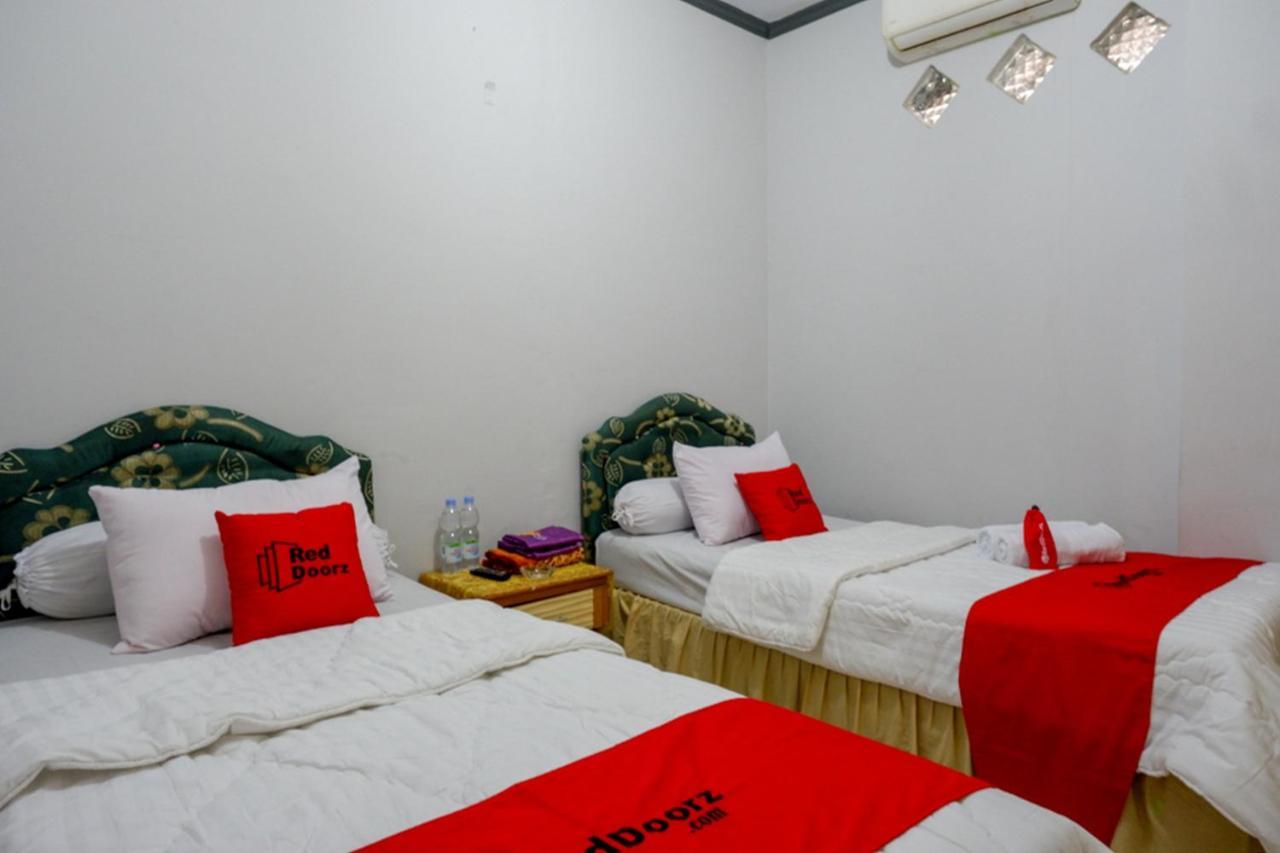 Reddoorz @ Hotel Aulia Majene Екстериор снимка