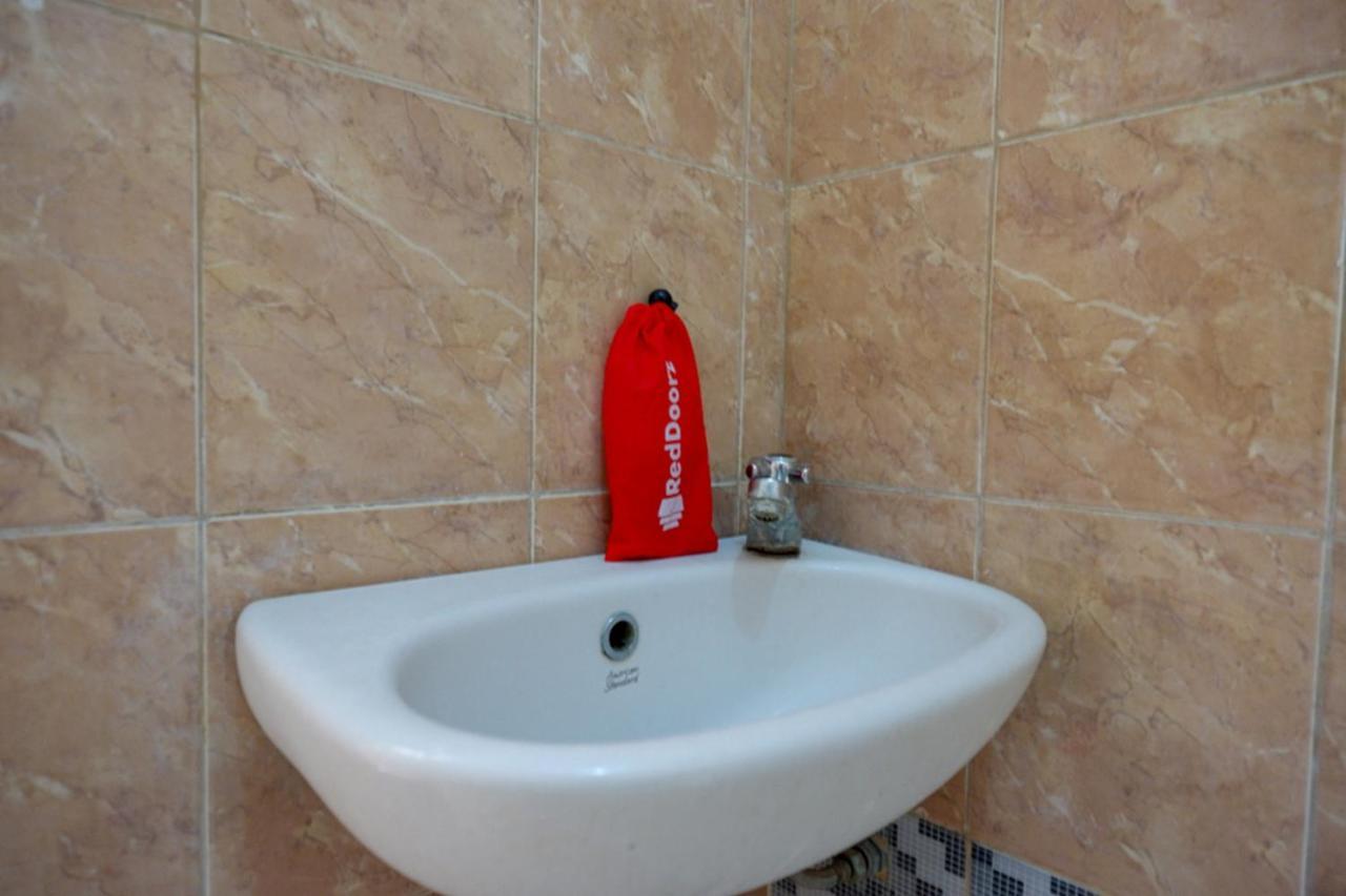 Reddoorz @ Hotel Aulia Majene Екстериор снимка