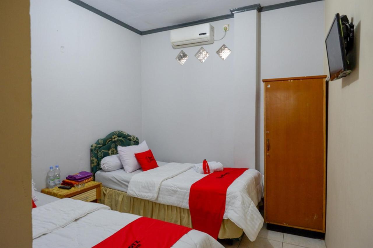 Reddoorz @ Hotel Aulia Majene Екстериор снимка