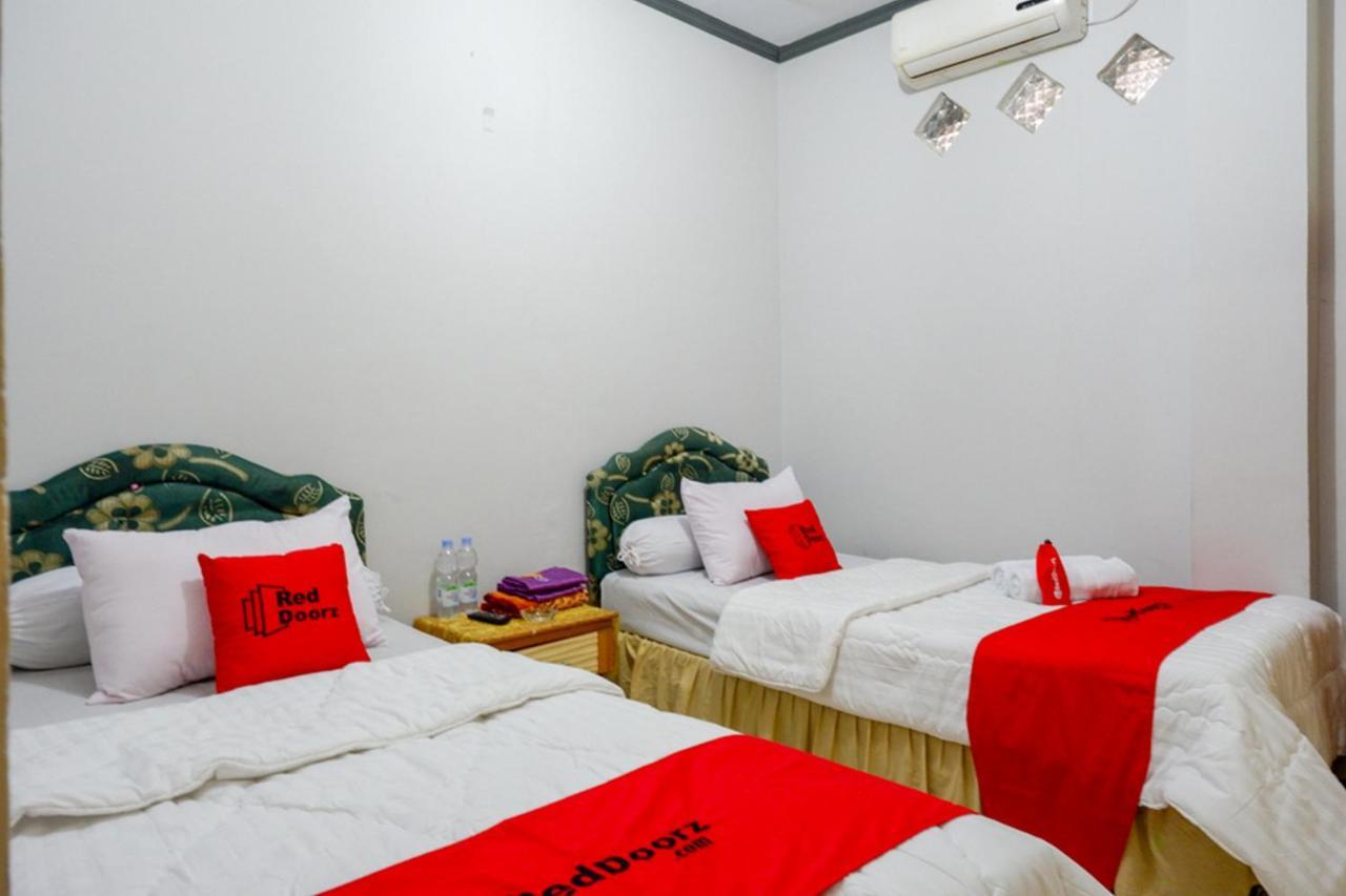 Reddoorz @ Hotel Aulia Majene Екстериор снимка